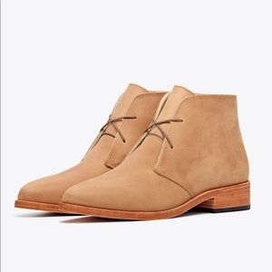 Nisolo Isa leather chukka boot
